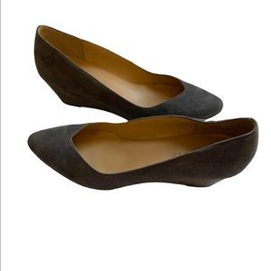 TALBOTS Kitten Suede Wedged Heels Women Size 8.5 Narrow Career Gray Boss Lady